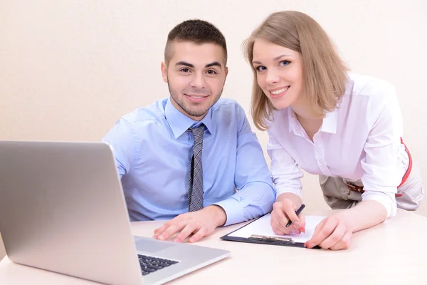 Successful young businesspeople working at office — Stock Photo, Image
