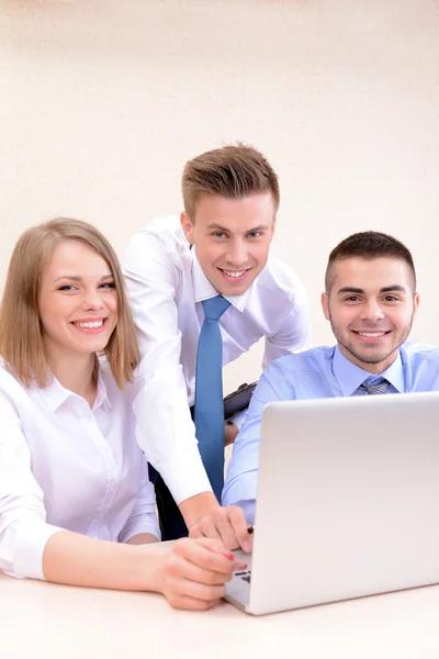 Successful young businesspeople working at office — Stock Photo, Image