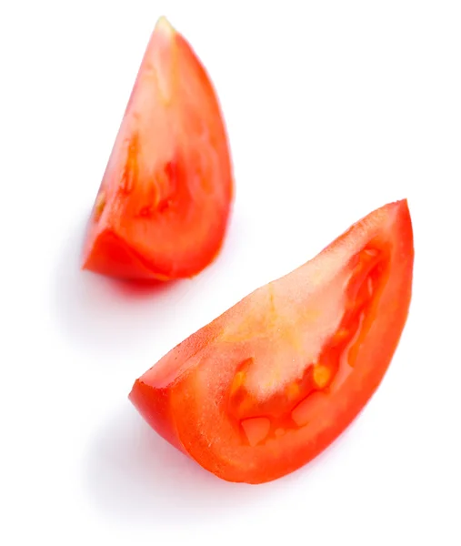Φέτες φρέσκιας ντομάτας, που απομονώνονται σε λευκό — Φωτογραφία Αρχείου