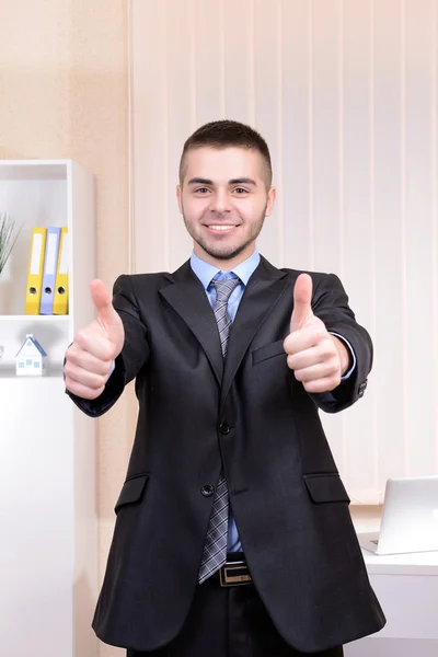 Empresário no escritório — Fotografia de Stock