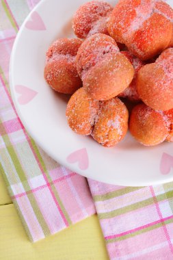 lezzetli kurabiyeler şeftali üzerinde tablo yakın çekim