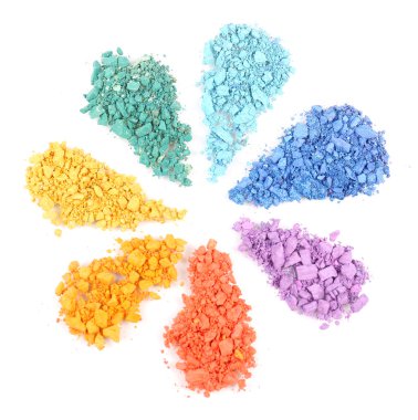 Gökkuşağı ezilmiş göz farı üzerinde beyaz izole çiçek şekil