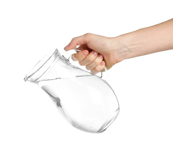 Gießen von Wasser aus Glaskannen, isoliert auf weiß — Stockfoto
