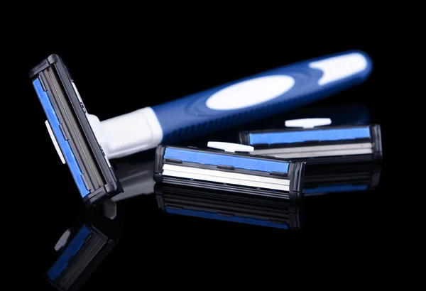 Siyah üzerine izole men tıraş makinesi — Stok fotoğraf
