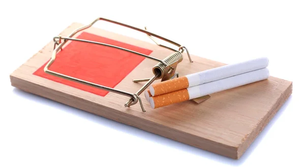 Mousetrap met sigaret, geïsoleerd op wit — Stockfoto