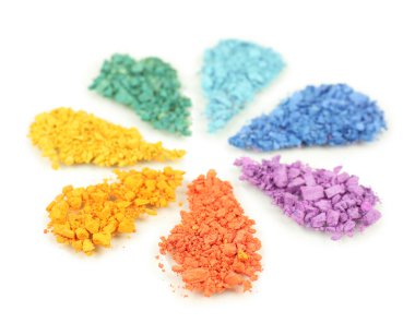 Gökkuşağı ezilmiş göz farı üzerinde beyaz izole çiçek şekil