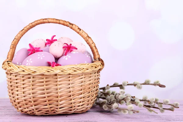 Hermosa composición de Pascua en mesa de madera —  Fotos de Stock