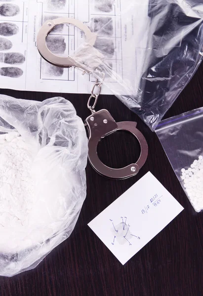 Remessas de heroína encontradas de funcionários do controle de drogas — Fotografia de Stock