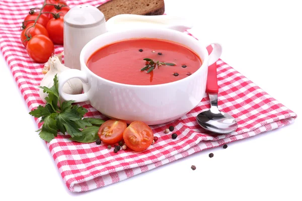 Sopa de tomate saborosa, isolada em branco — Fotografia de Stock