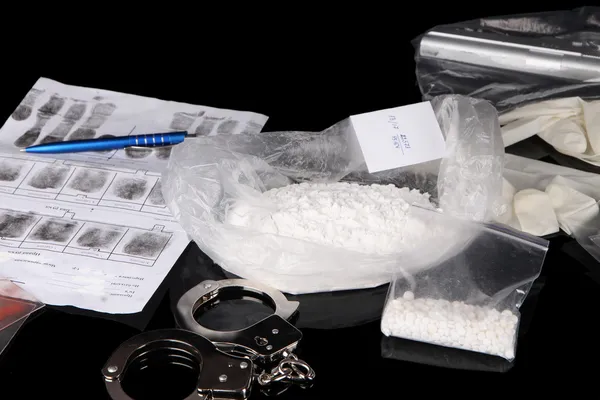 Lotes de heroína encontrados de empleados de control de drogas — Foto de Stock