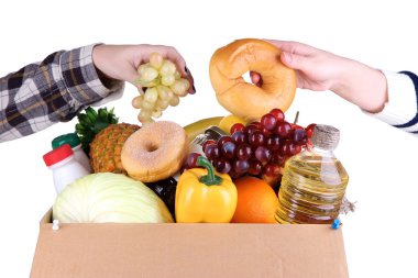 Ürünler üzerinde beyaz izole kutusunun dışarı insanlar olun