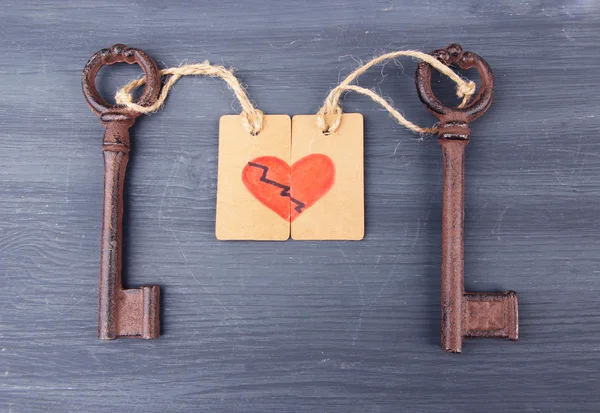 Keys to heart, Conceptual photo. On color wooden background — Stock Photo, Image