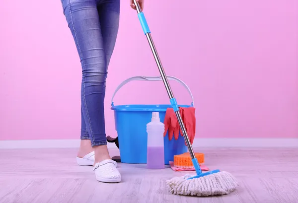 Cleaning floor in room close-up — Stock Photo, Image