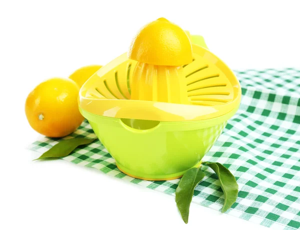 Beyaz izole limon ve narenciye sıkacağı — Stok fotoğraf