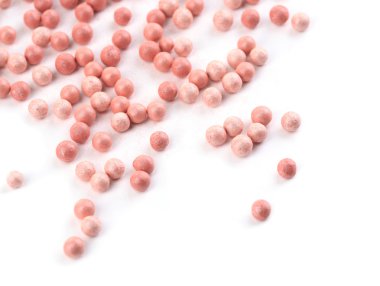 toz topları üzerinde beyaz izole