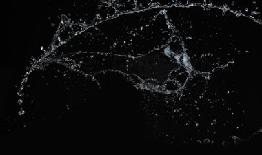 Siyah arkaplanda su sıçraması