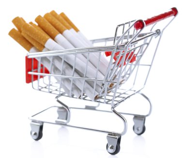 쇼핑 카트 흰색 절연에 담배