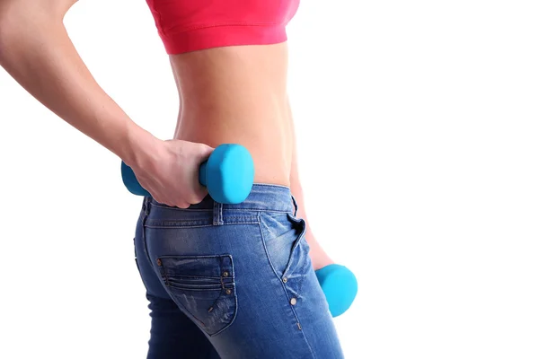 Jeune belle fille de remise en forme faisant de l'exercice avec haltères, gros plan, isolé sur blanc — Photo