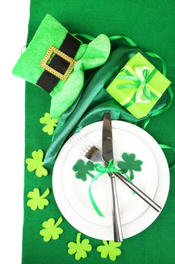 Tablo ayarı için st patricks günü beyaz arka plan ile