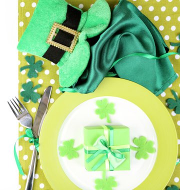 Tablo ayarı için st patricks günü beyaz arka plan ile