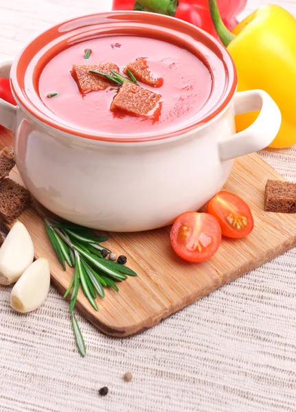 Tasty tomato soup and vegetables, close up — Stock Photo, Image