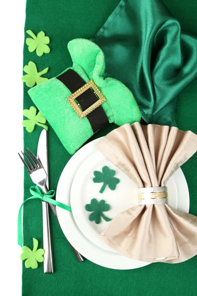 Table setting for St Patricks Day with white background — Stock Photo, Image