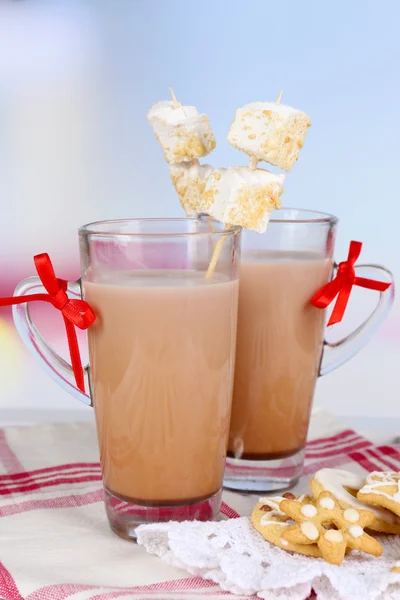 Hot chocolate with marshmallows, on light background — Stock Photo, Image