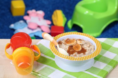 kâse lapa bebek ve oyuncaklar oyuncaklar arka plan üzerinde tablo