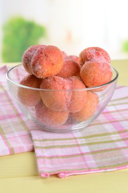 lezzetli kurabiyeler şeftali açık renkli tablo üzerinde