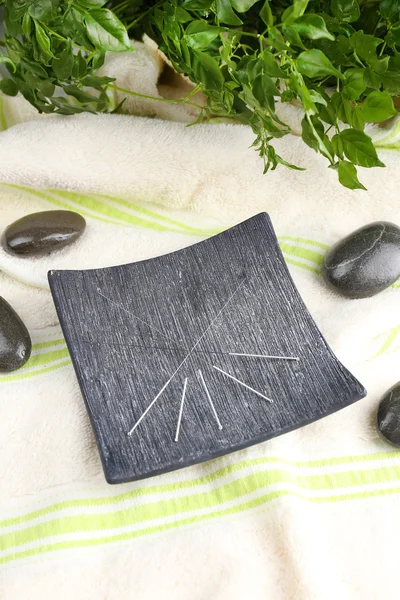 Sammansättning med nålar för akupunktur, närbild. — Stockfoto