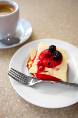 lezzetli kek çilek ve kahve tablo Café