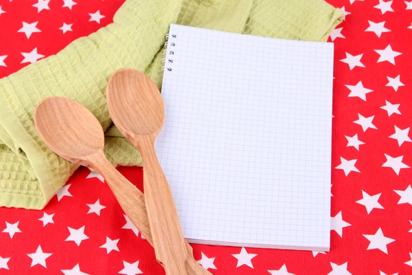 Livro de receitas em branco sobre fundo brilhante — Fotografia de Stock