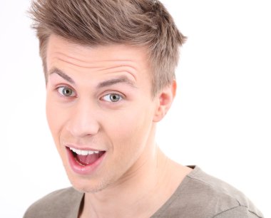 beyaz izole yakışıklı genç portresi