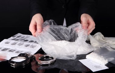 eroin sevkiyatları uyuşturucu kontrol çalışanları bulundu
