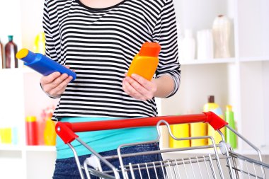 kadının arabası içinde süpermarket yakın çekim