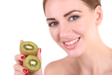 güzel bir genç kadın üzerinde beyaz izole kivi, holding