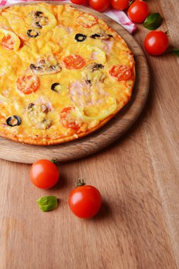 lezzetli pizza üzerinde tablo yakın çekim