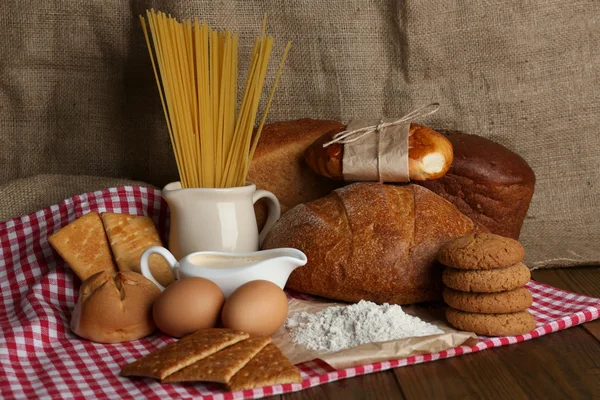 Schmackhafte Mehlprodukte aus nächster Nähe — Stockfoto