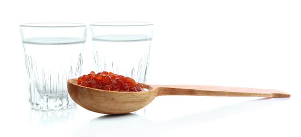 Vasos de vodka, caviar rojo aislado sobre blanco —  Fotos de Stock