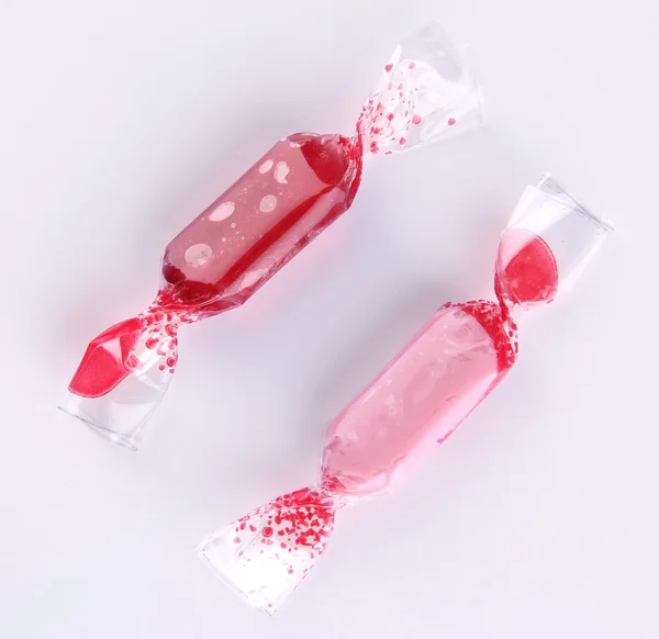 Leckere Bonbons isoliert auf weiß — Stockfoto