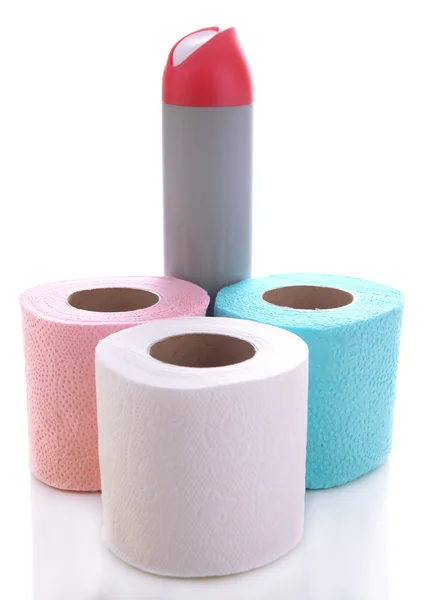 Színes WC-papír tekercsek és légfrissítők, fehér alapon elszigetelve — Stock Fotó
