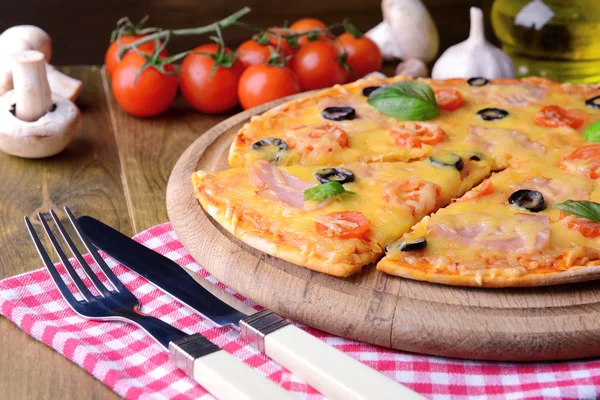 Tasty pizza on table close-up — Stock Photo, Image