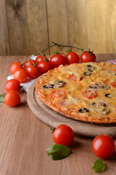 Tasty pizza on table close-up — Stock Photo, Image