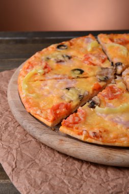 lezzetli pizza üzerinde tablo yakın çekim