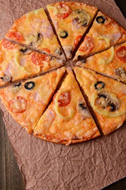 lezzetli pizza üzerinde tablo yakın çekim