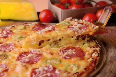 lezzetli pizza üzerinde tablo yakın çekim