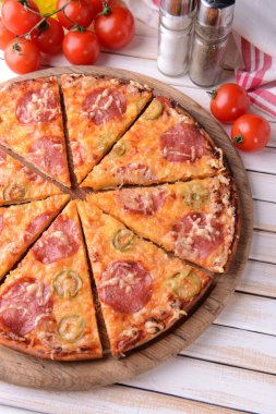 lezzetli pizza üzerinde tablo yakın çekim