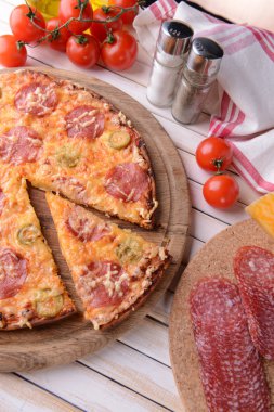 lezzetli pizza üzerinde tablo yakın çekim