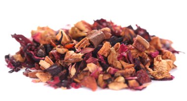 Kuru çay beyaz izole yığını