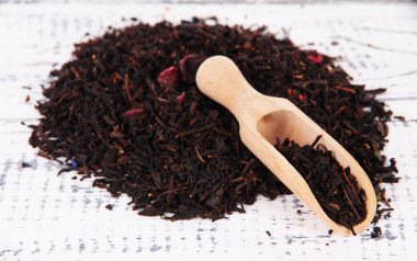 Ahşap arka plan aromatik kuru çay